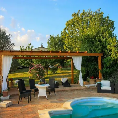 Charming Close To Medieval Towns Holiday home Guardea