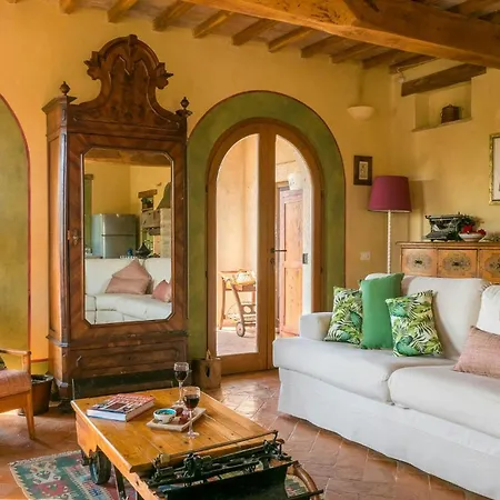 Holiday home Charming Close To Medieval Towns Guardea