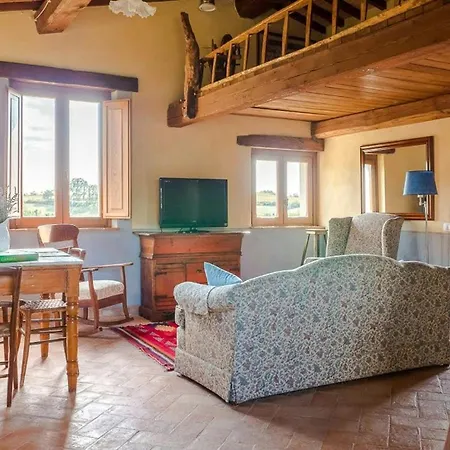 Holiday home Charming Close To Medieval Towns Guardea