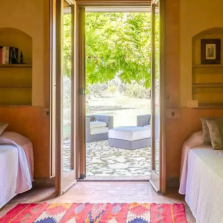 Holiday home Charming Close To Medieval Towns Guardea