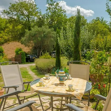 Holiday home Charming Close To Medieval Towns Guardea