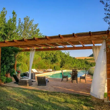 Charming Close To Medieval Towns Holiday home *