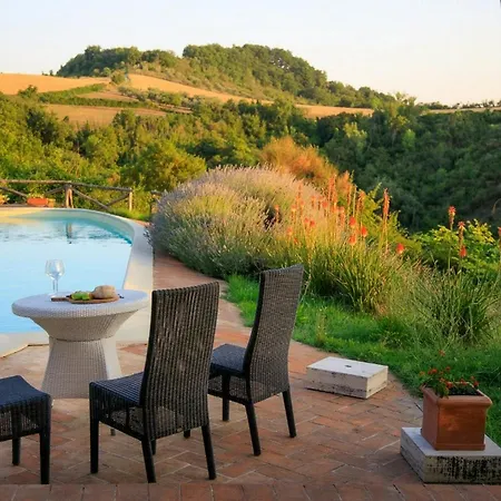 Holiday home Charming Close To Medieval Towns *