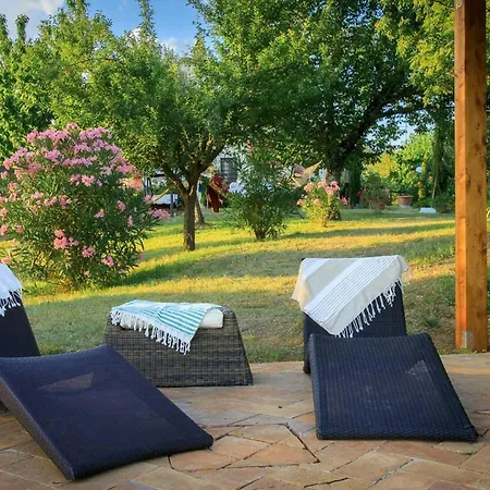 Holiday home Charming Close To Medieval Towns