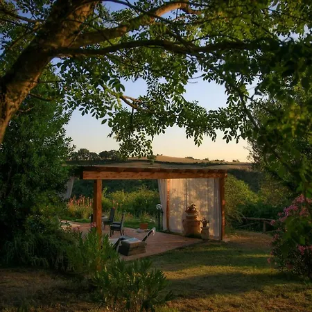 Charming Close To Medieval Towns Holiday home